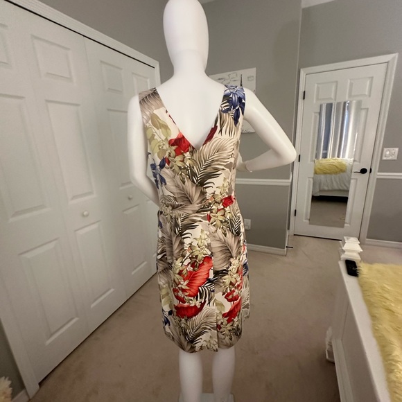 Tommy BAHAMA Floral shift dress. Size 10 fully lined - Picture 7 of 9